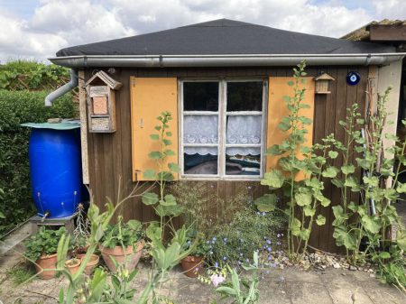 "Auf kleinstem Raum entstand hier ein Garten mit zahlreichen Biotopstrukturen, der vielfältige Lebensräume bietet." Fotos: Amt für Stadtgrün und Gewässer